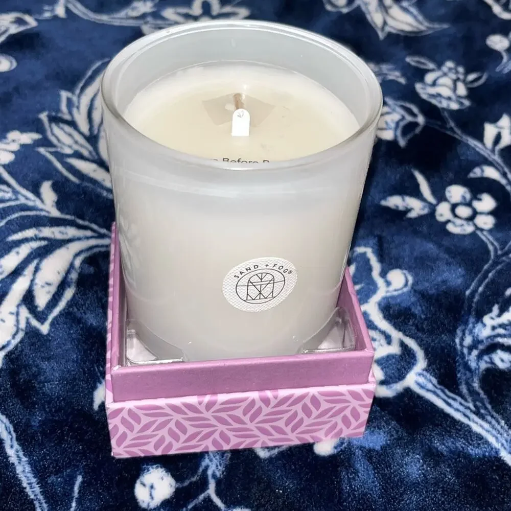 NIB! Sand + Fog Vanilla Sandalwood Single Wick Candle 8oz in Gift Box!